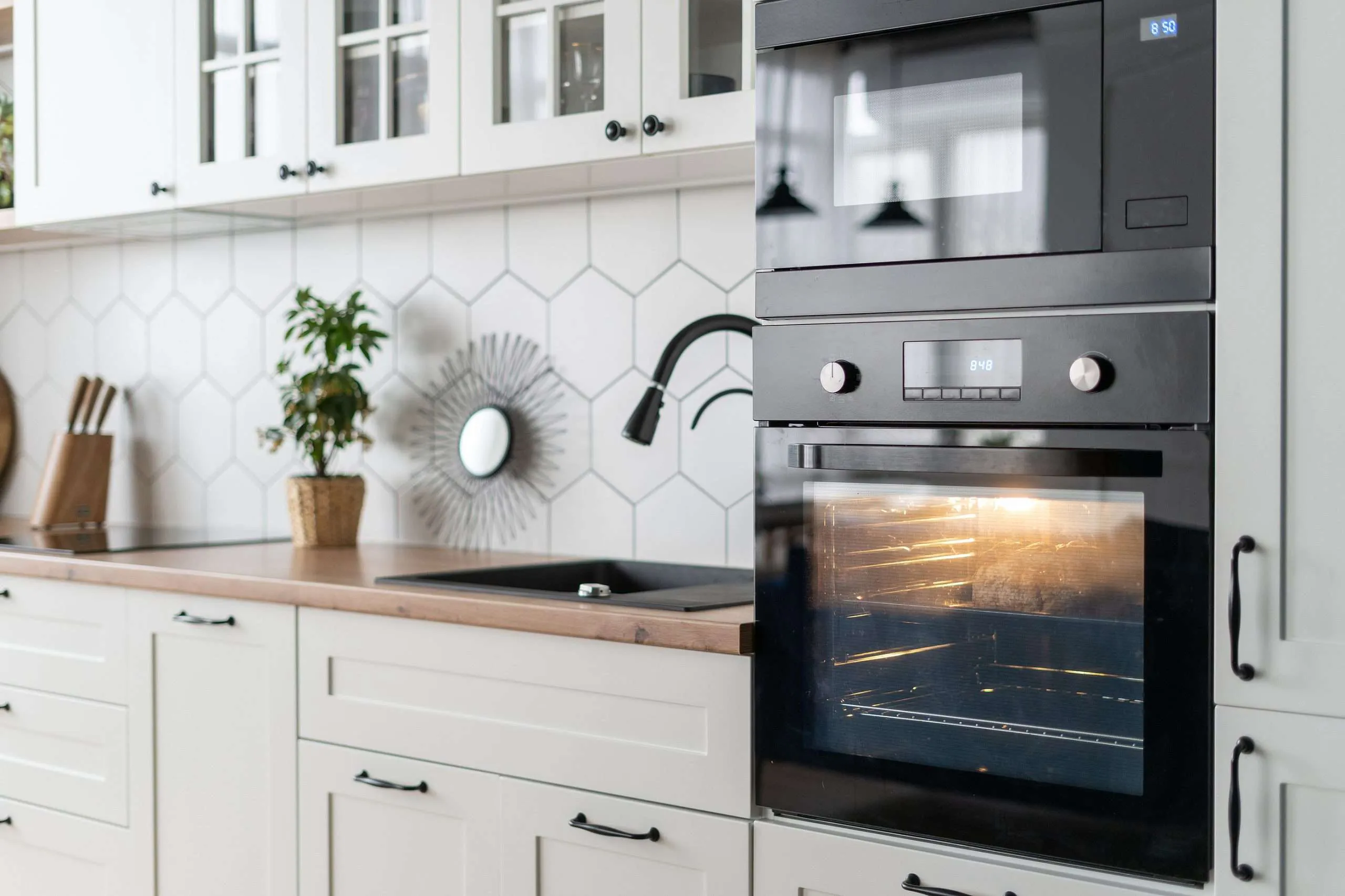 5 Simple Ways New Cabinets Can Brighten Up Your Sarasota Kitchen